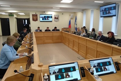 Областные парламентарии рекомендовали продлить действие закона о соцподдержке медработников